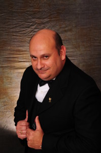 Ángel Durán, celebra con champagne