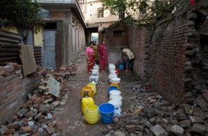 Conseguir agua es una verdadera odisea. Foto Reuters