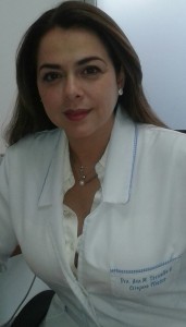 Dra. Ana M. Torrealba, Cirujano Plástico