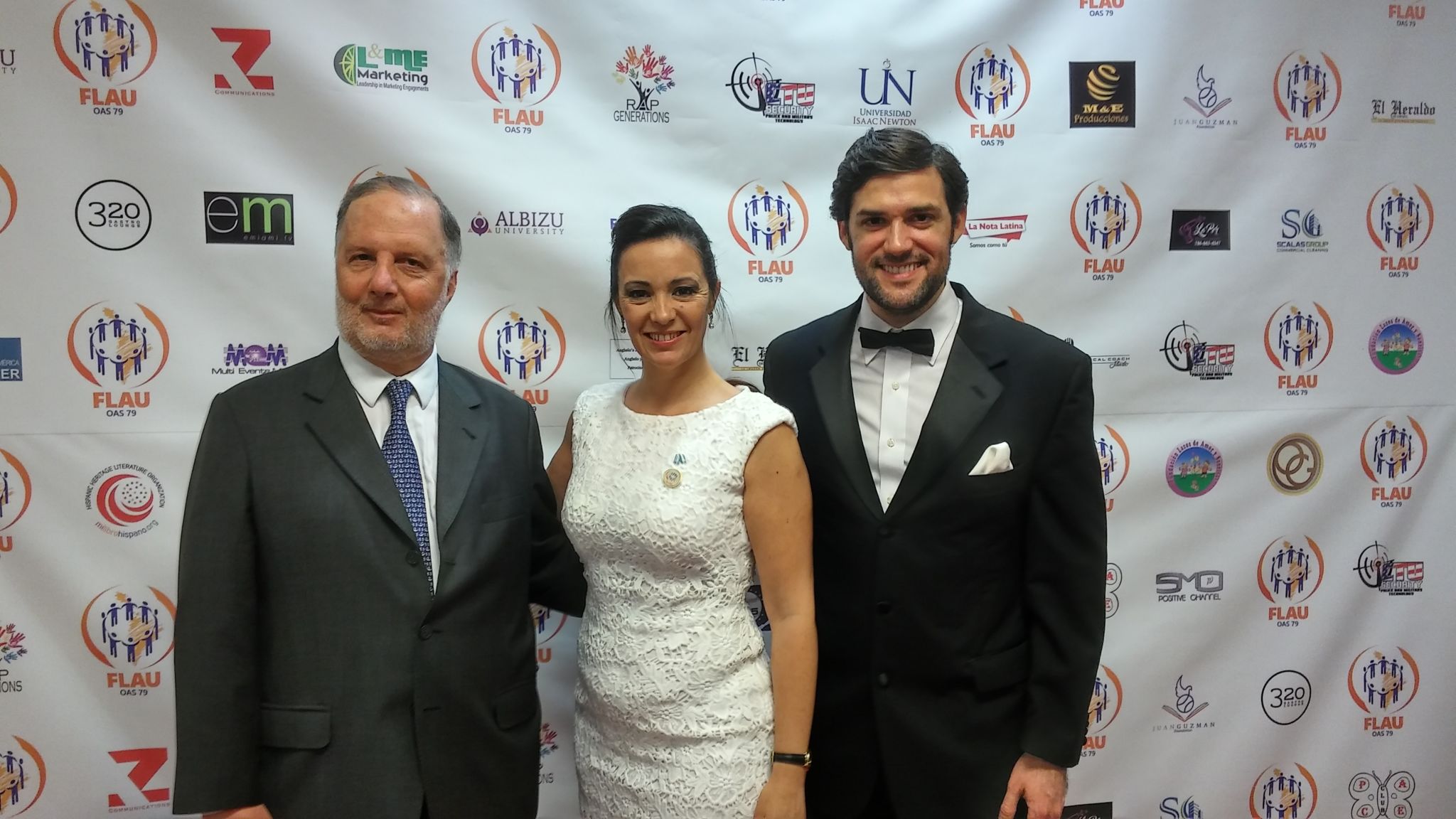 Gustavo Terrera, consul adjunto de Argentina, la periodista Nancy Clara y el politico Alfred Santamaria