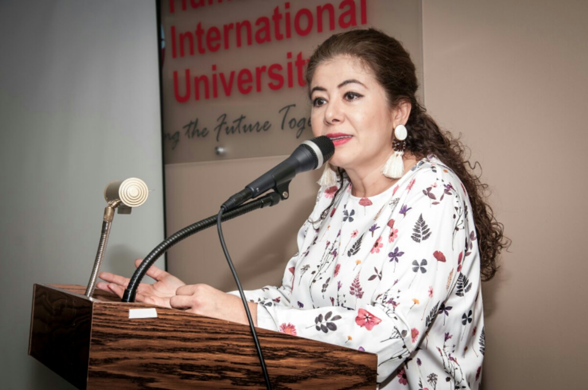 Pilar Vélez, presidenta de Mi Libro Hispano Org.