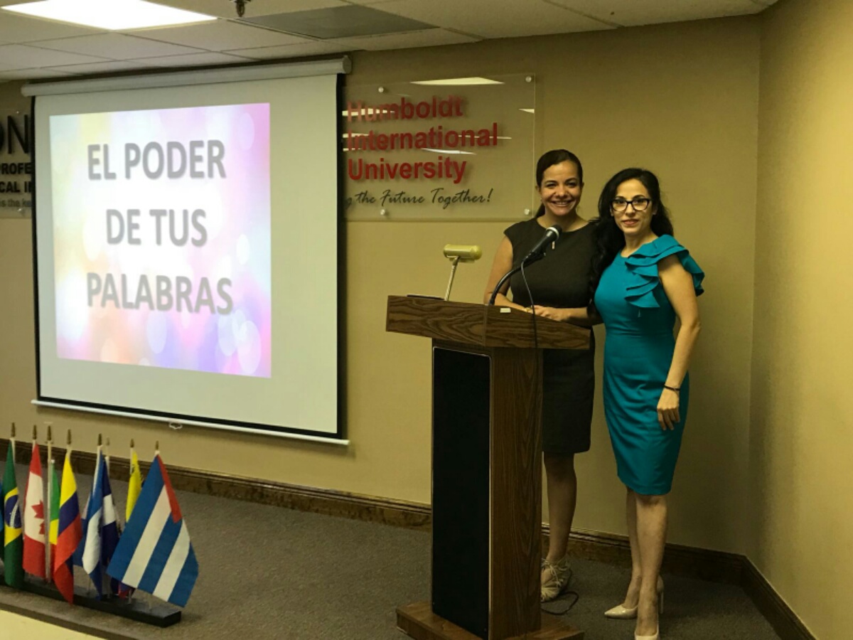 La escritora Susana Mohel y la periodista Drelly Ríos