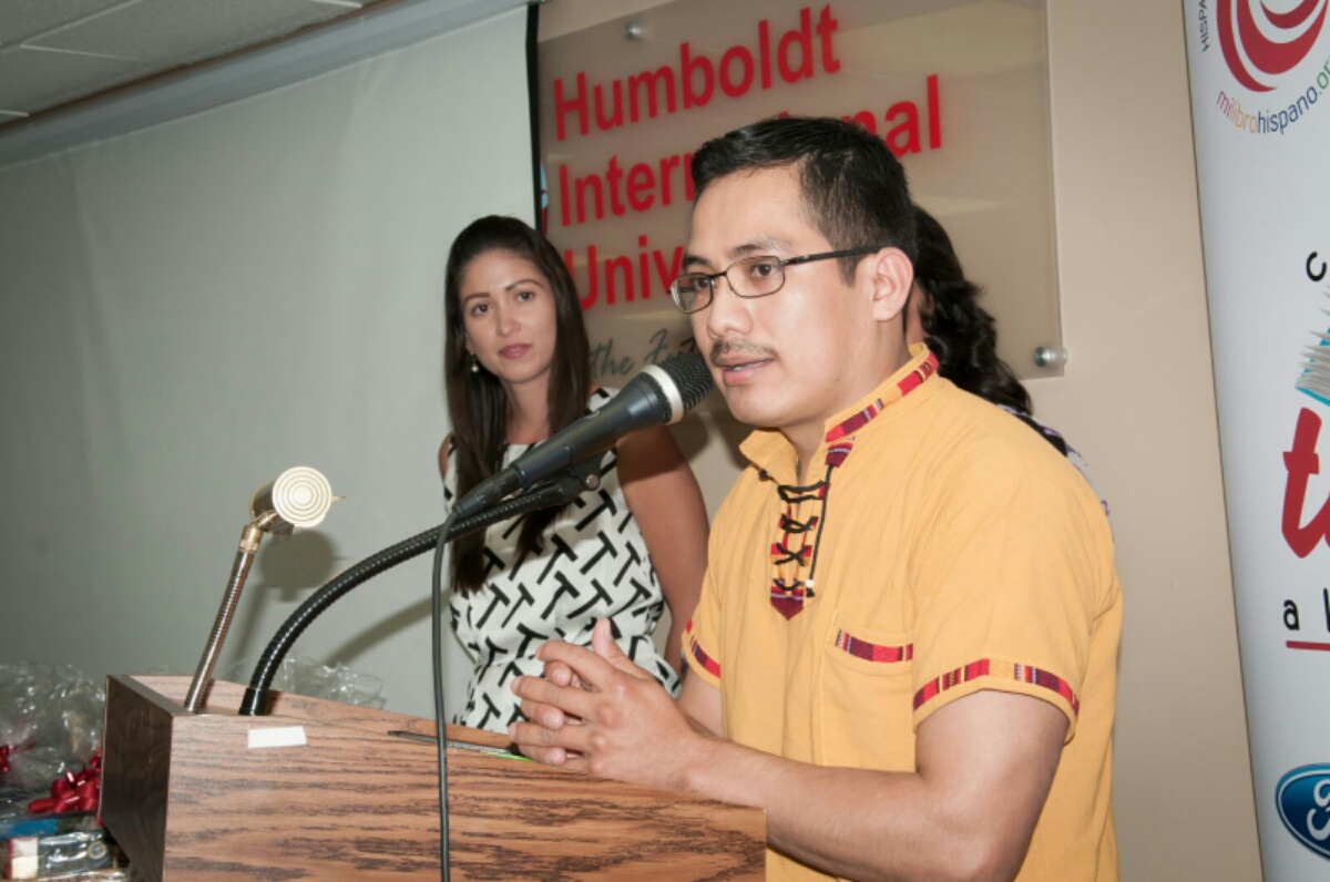 Luis Xalin durante su emotiva intervención.
