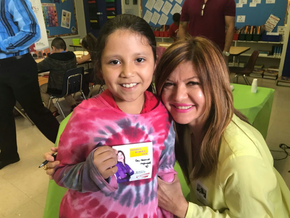 celebrity nina camisa rosada