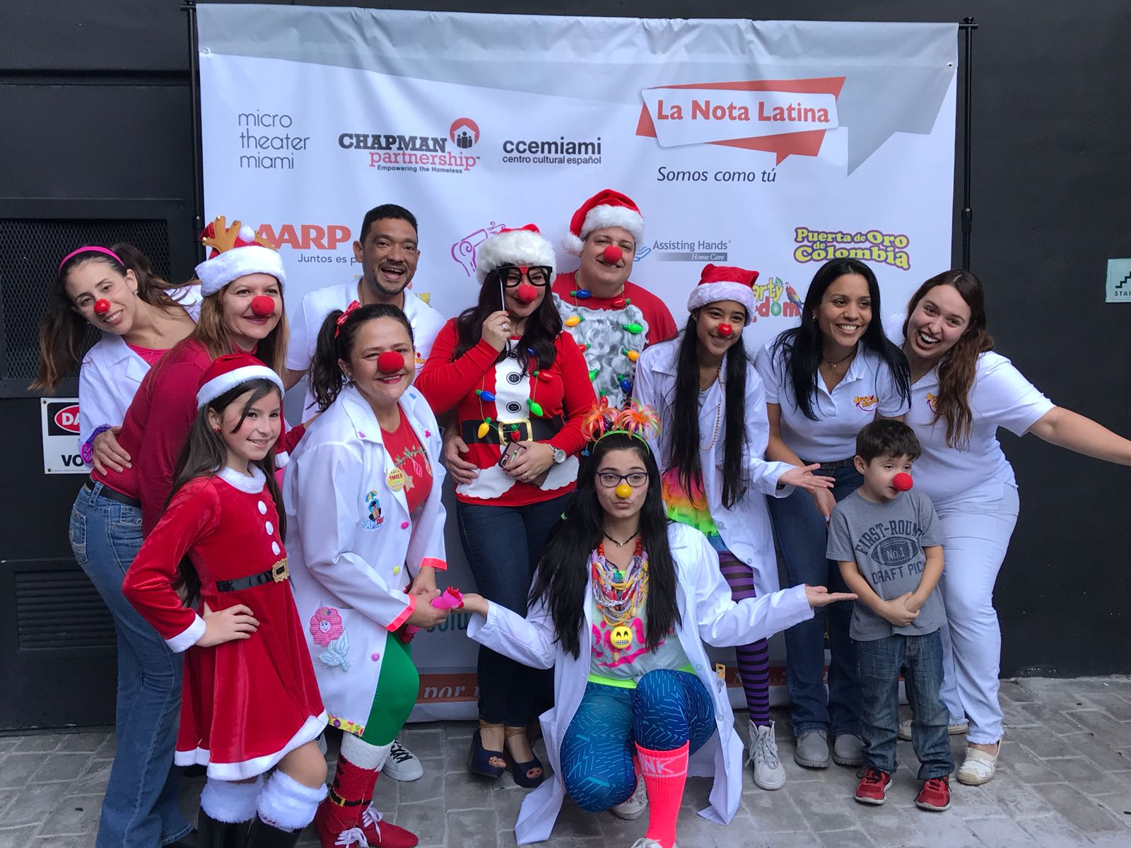 Rochy Cantillo, Jazmin Mc Nally, Armando Morales y el equipo completo de Doctor Yaso.