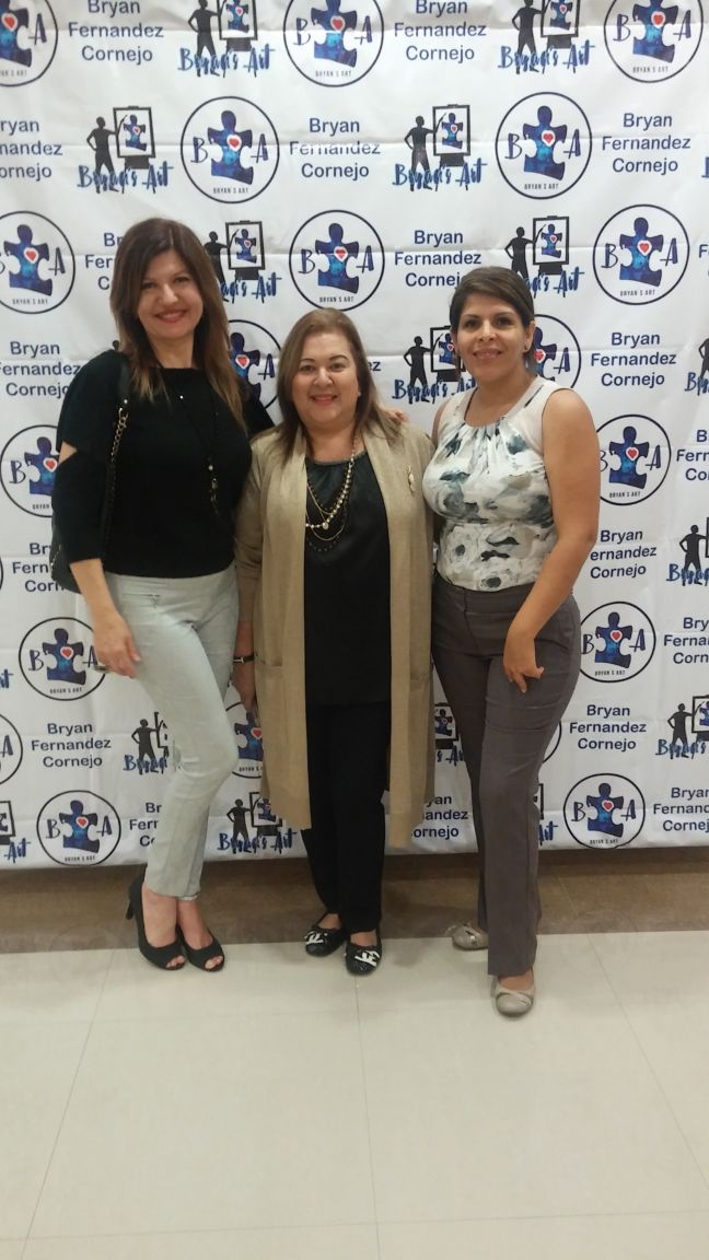 Marybel Torres, Roxana Corcuera y Miriam Mendoza