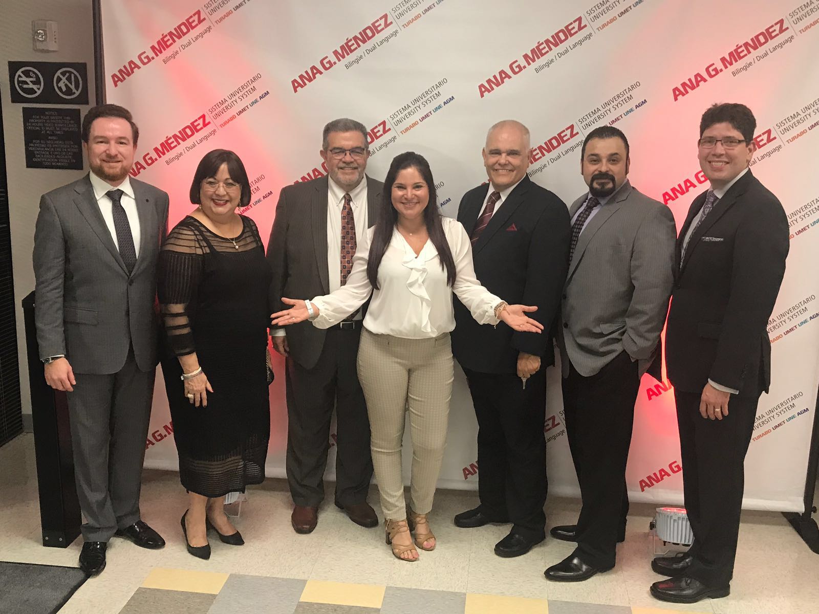 Rosana Cantillo y directores de Ana G Mendez