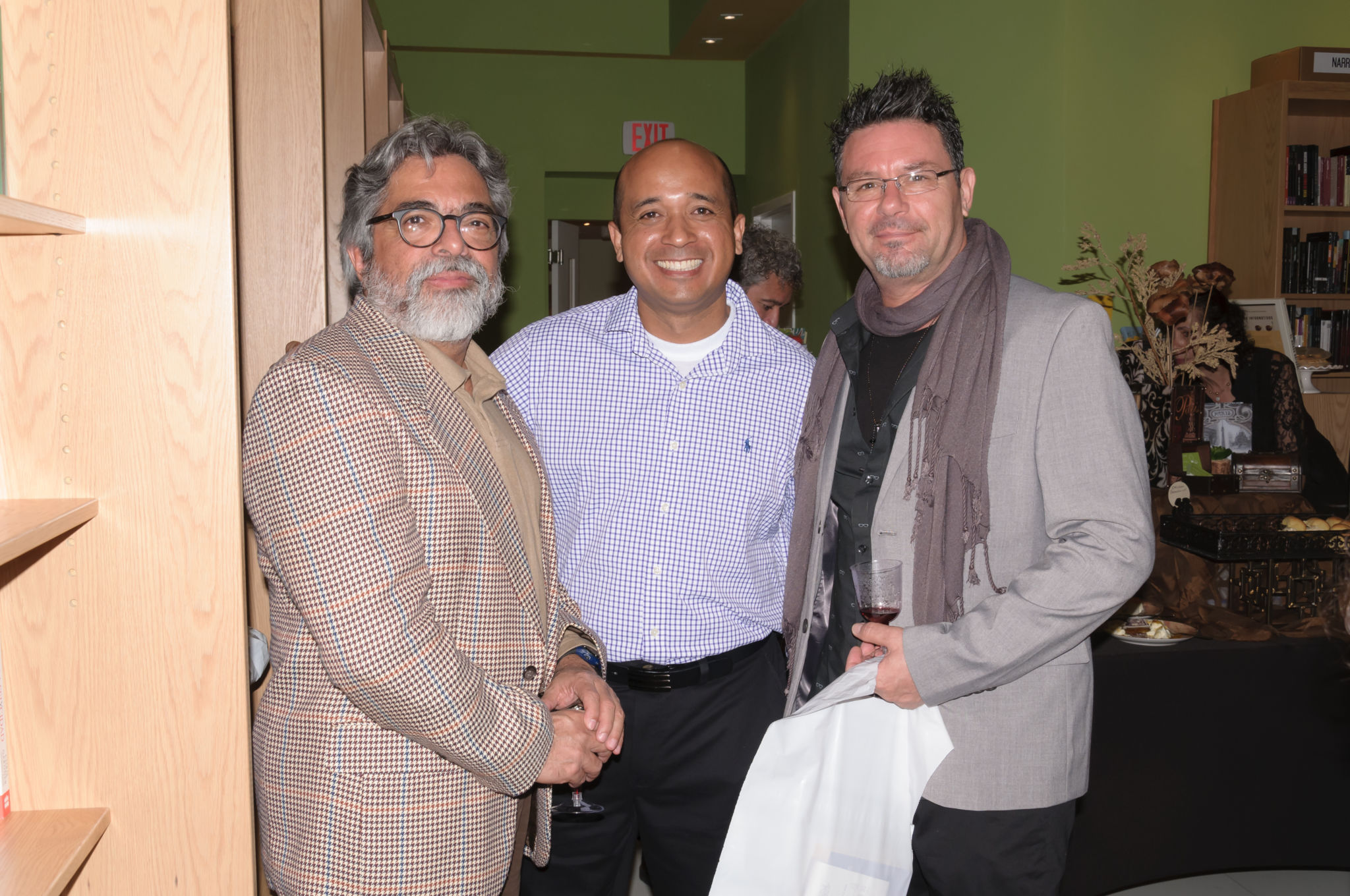 Anibal Anaya y sus amigos escritores Jaime Cabrera y Claudio Rynka