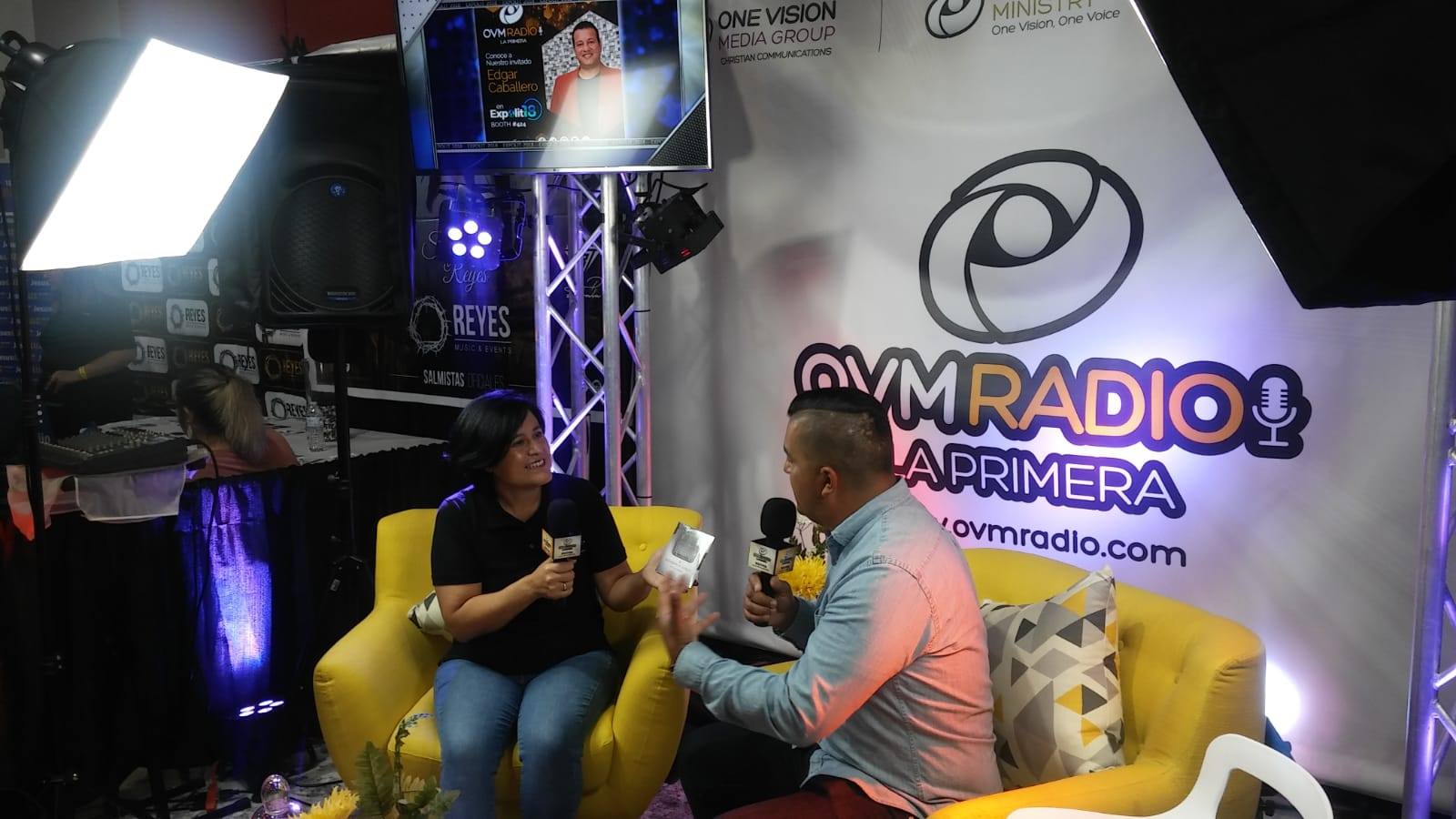 Medios de comunicación cristianos presentes.