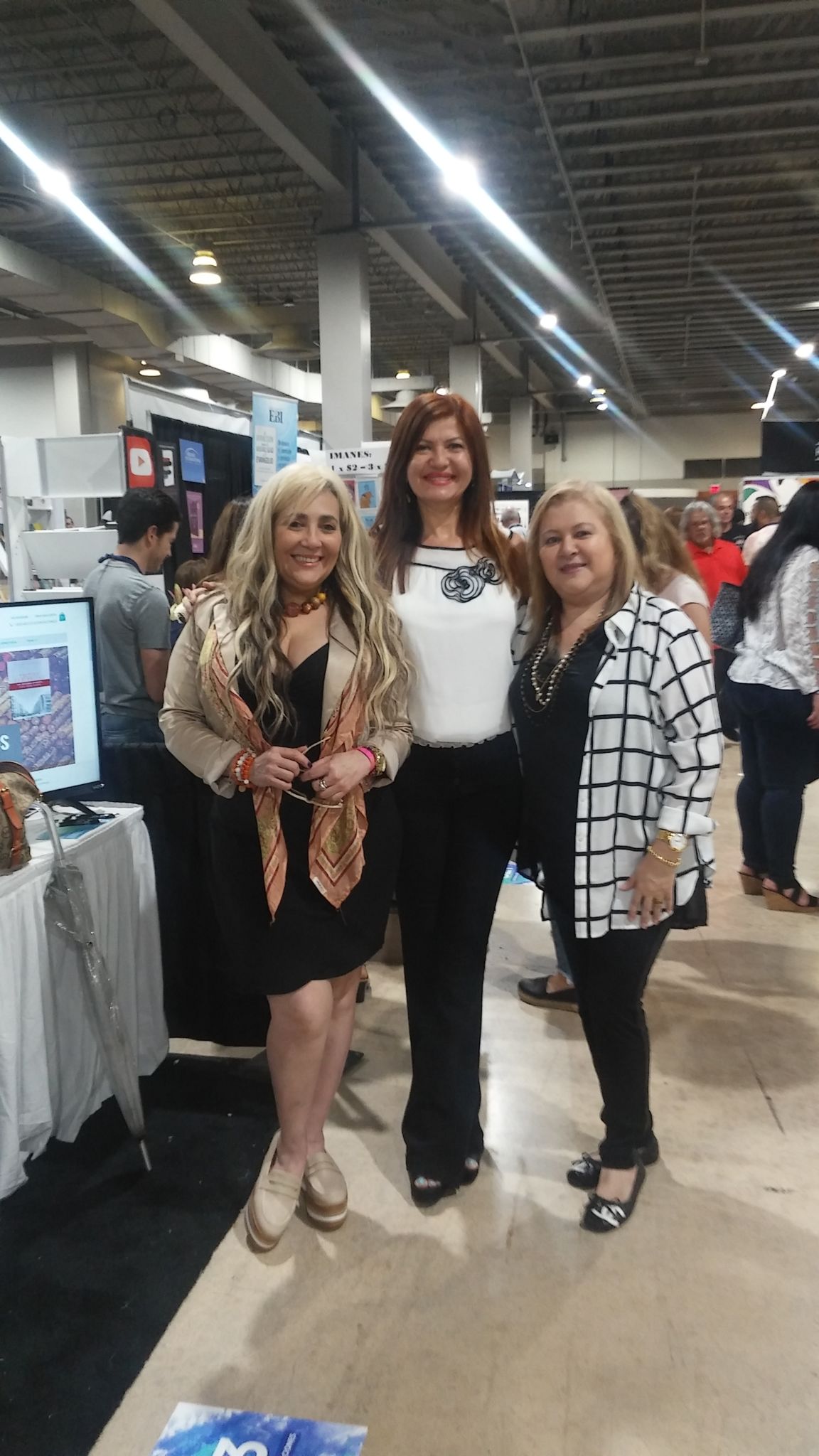 Marisol Casola, Marybel Torres y Roxana Corcuera