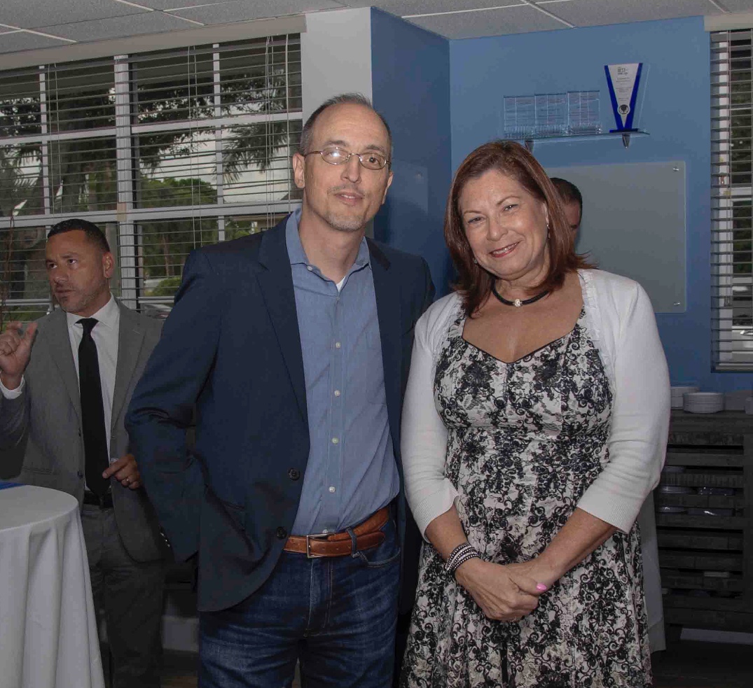 Vojkan Dimitrijevic CEO Brain Center y Tamara Robinett Excutive Director Brain Center.