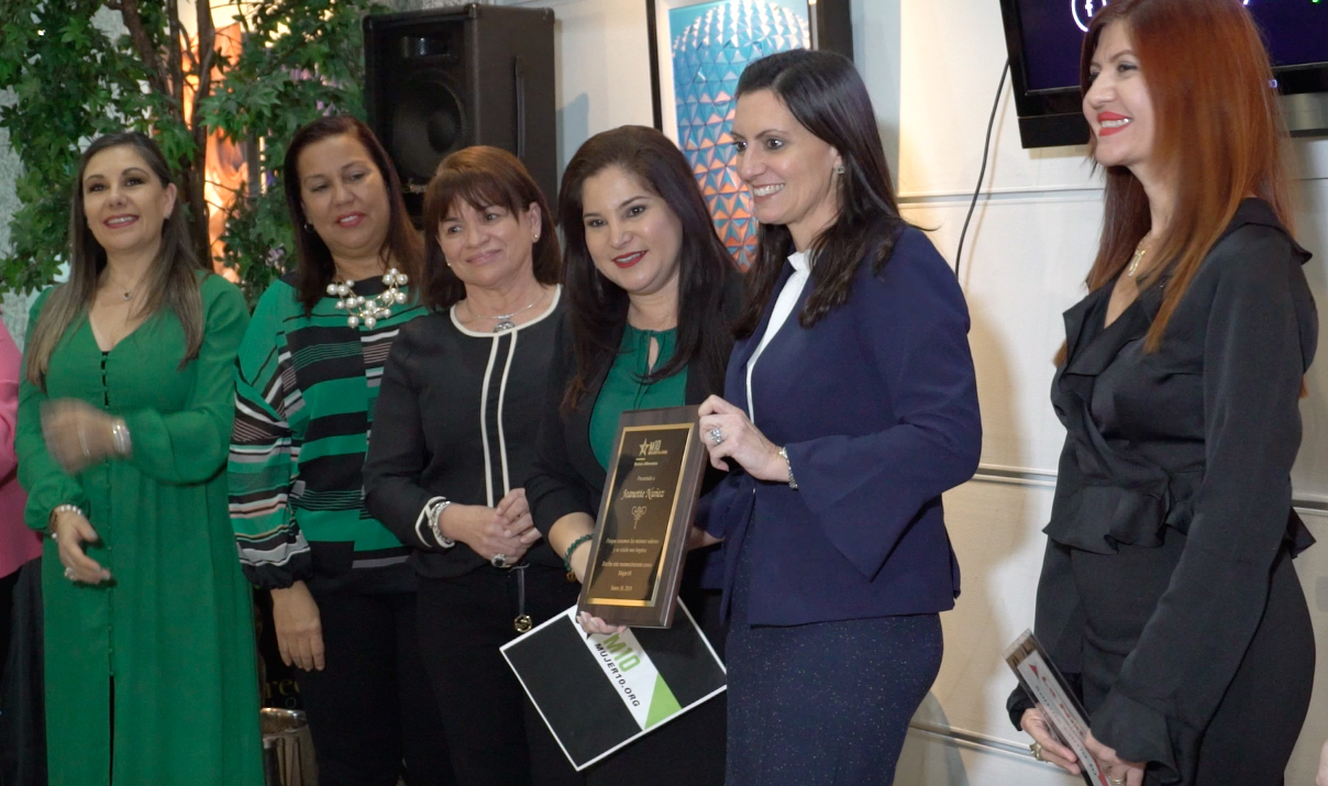 Gabriela Torrente, Carmen Gallardo, Alma Stevenson, Rosana Cantillo, la Vicegonernadora Jeanette Nunez y Marybel Torres