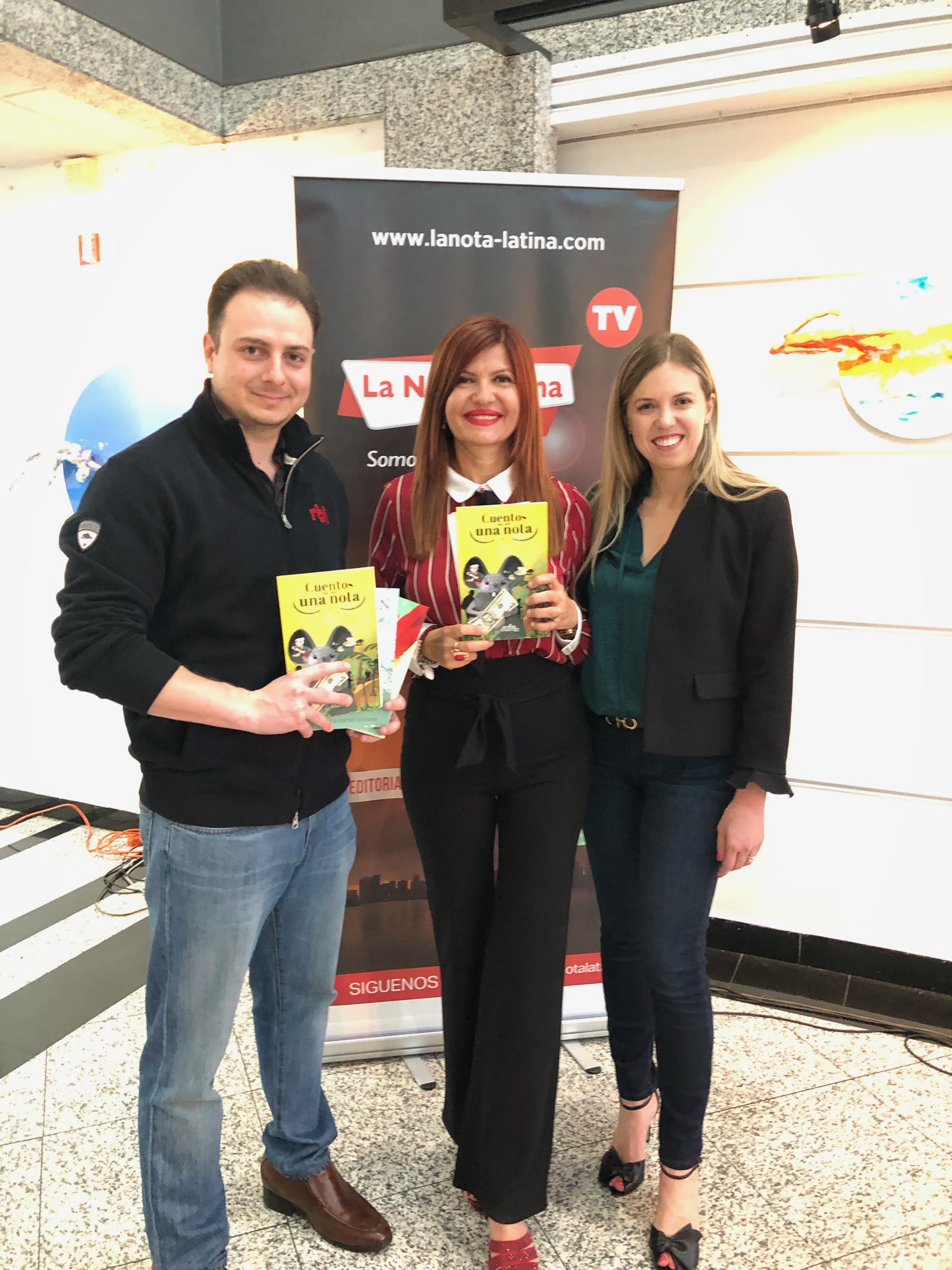 Roland Gonzalez, su esposa Patricia y Marybel Torres