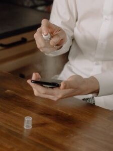 ¿Cómo desinfectar sin dañar tus cosas o tu salud?