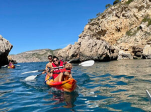Los perros también emigran. ¡Estas historias te emocionarán! 