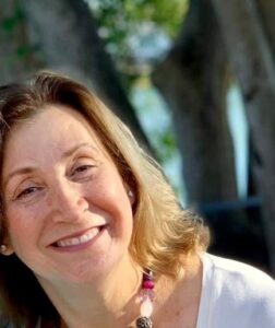 Miriam Herz: "Cuentale tu cuento a La Nota Latina es una oportunidad única para escritores hispanos"