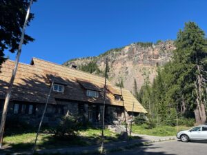 Parque Nacional Crater Lake: Tiene un azul tan especial como su historia