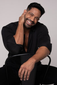 Roberto Jaramillo lanza su primera gira de stand-up “Gracias a ustedes creo en mí” por 14 ciudades de EE.UU.