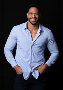 Roberto Jaramillo lanza su primera gira de stand-up “Gracias a ustedes creo en mí” por 14 ciudades de EE.UU.